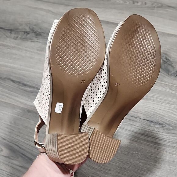 NWT Eric Michael Leather Slotted Heeled Sandal - Picture 6 of 6